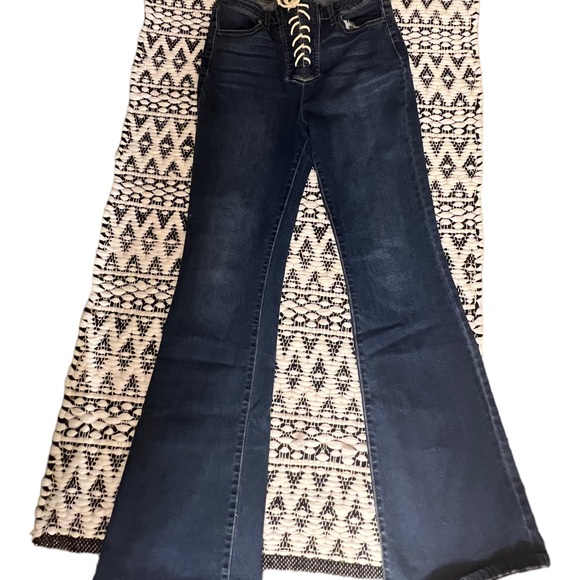 WONDERLY FLARE LEG, WAIST TIE JEANS- SIZE 30” WAIST AND 32” LENGTH! Sexy cute! - Picture 7 of 13